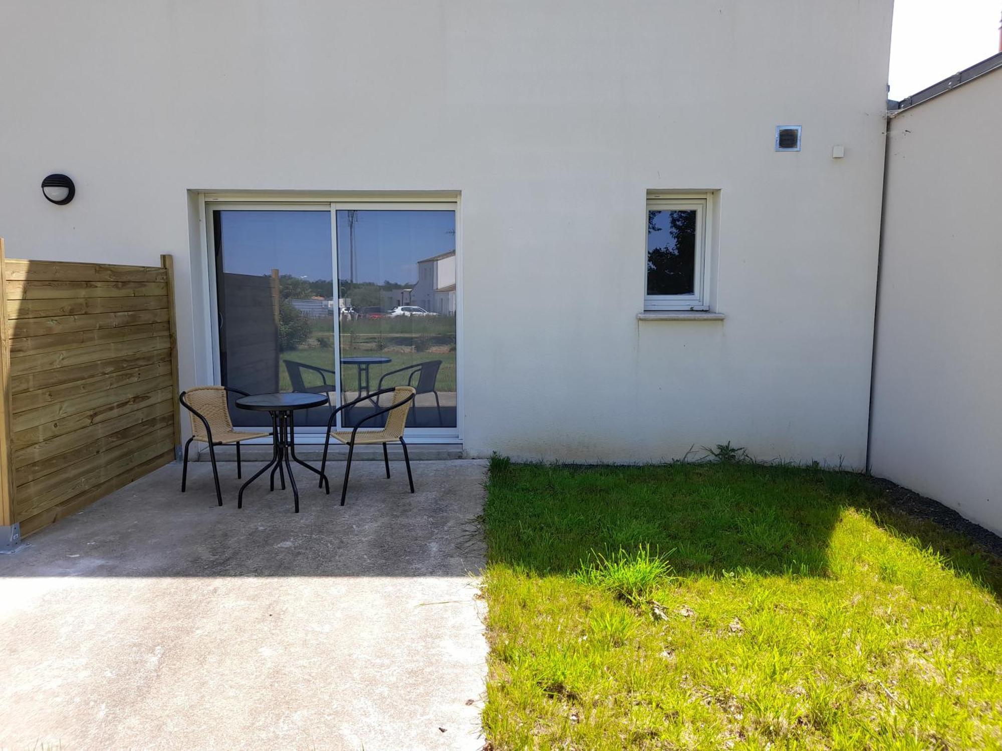 Studio Lumineux Avec Terrasse La Roche-sur-Yon Exterior photo